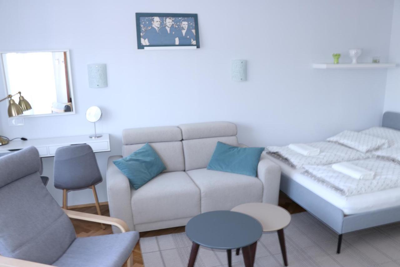 セゲドPetofi Apartmanアパートメント エクステリア 写真