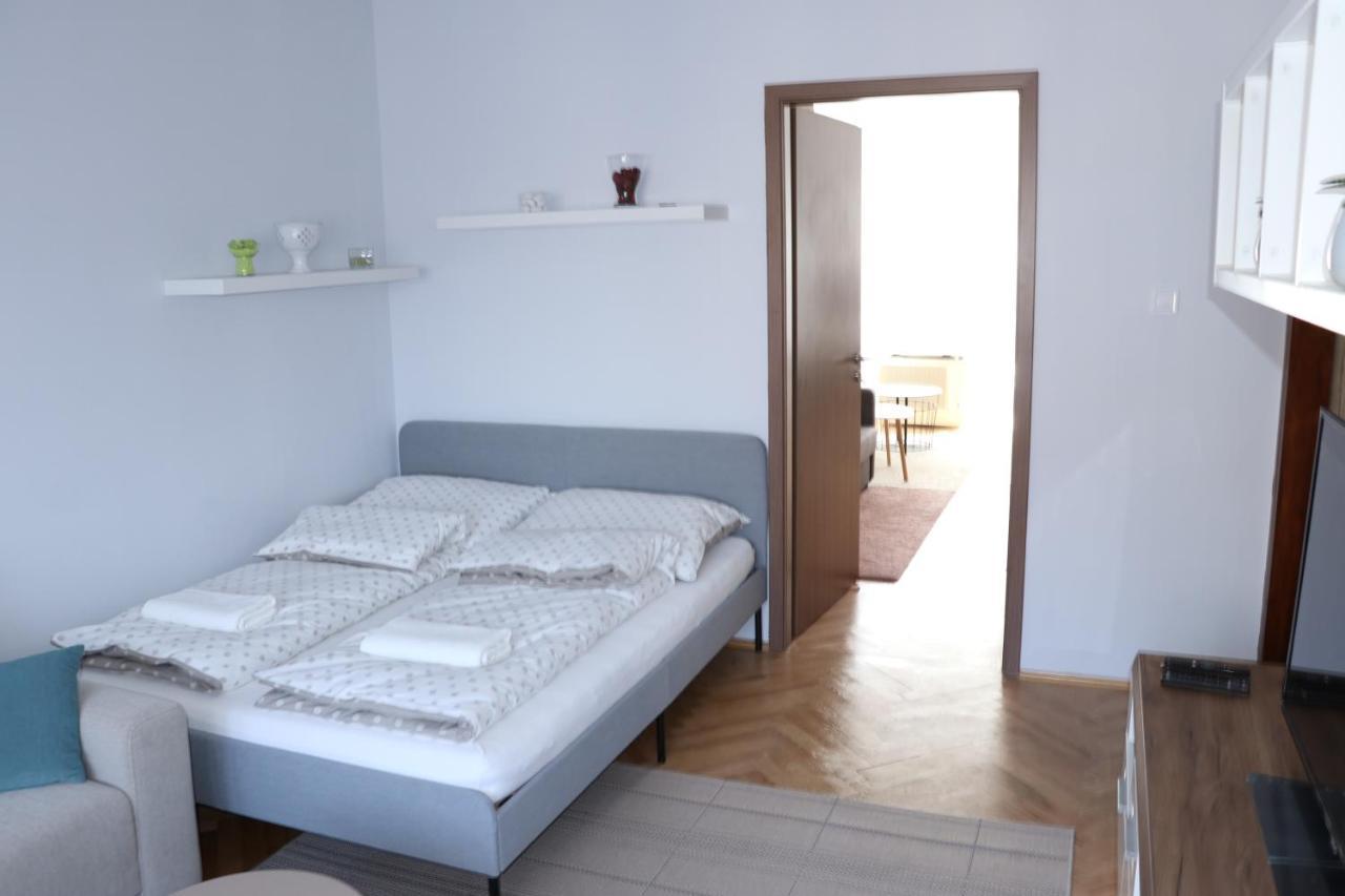 セゲドPetofi Apartmanアパートメント エクステリア 写真